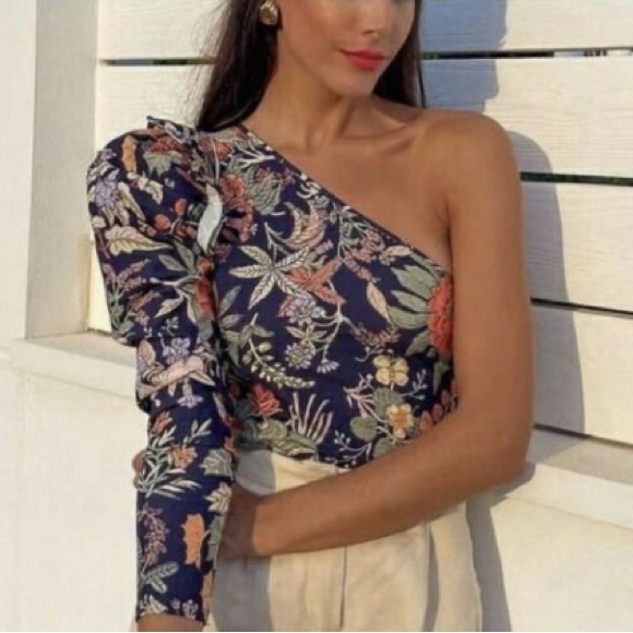 Zara Floral Printed Asymmetrical Crop Top - Picture 3 of 9